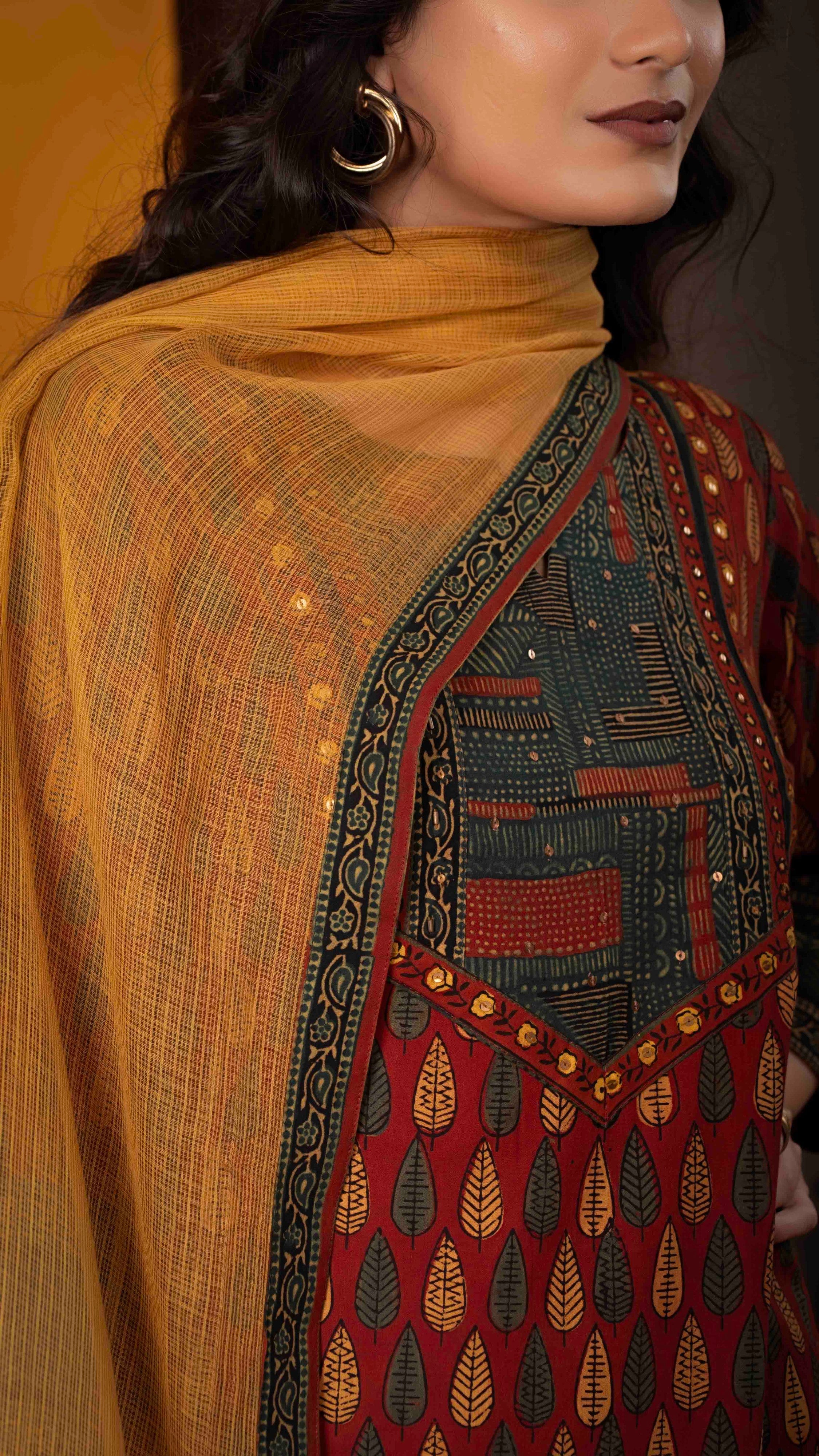 Vaani Ajrakh Kurta