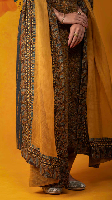 Saaj Kota Doriya Dupatta with Ajrakh borders