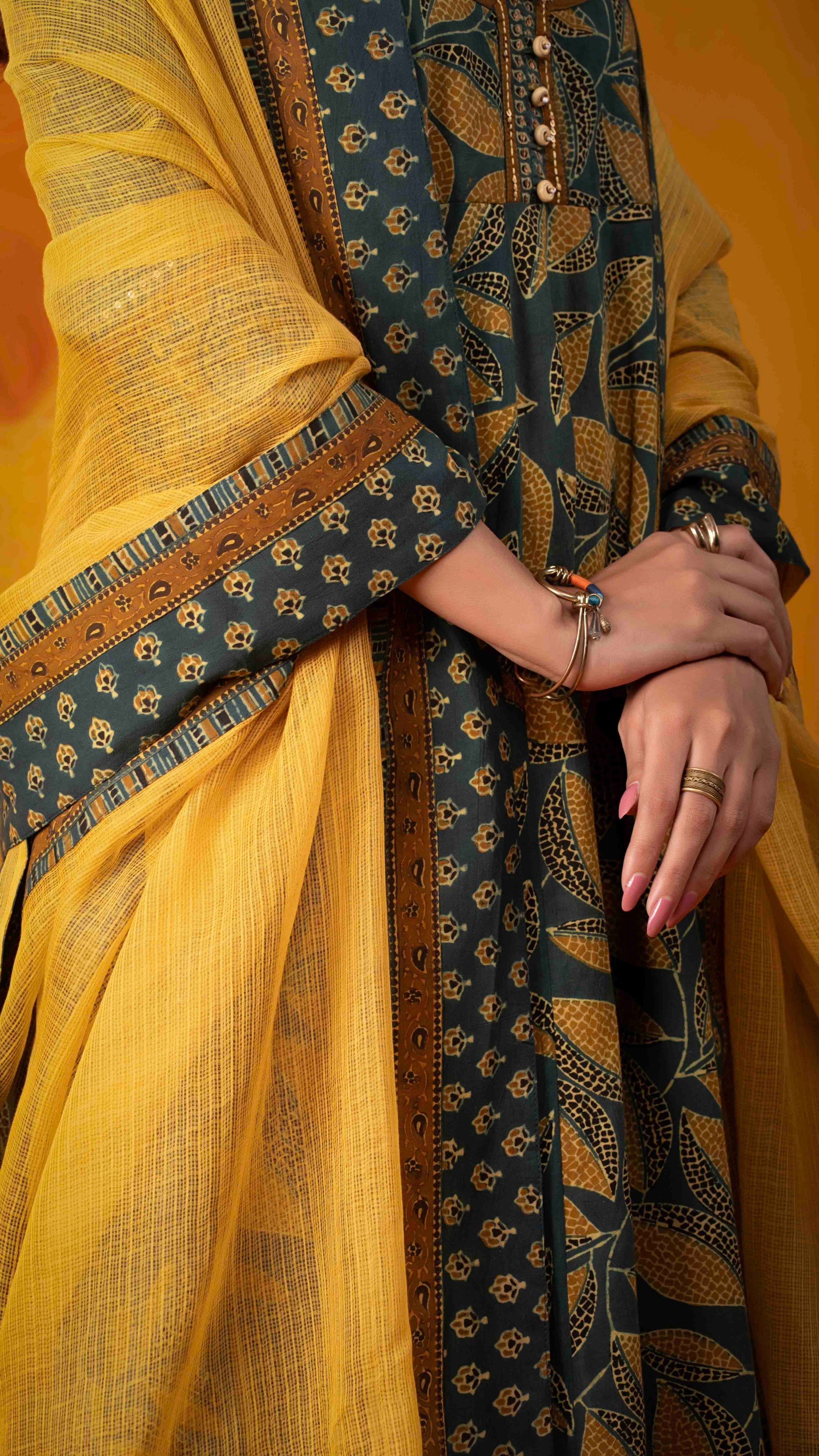 Basantti Kota Doriya Dupatta with Ajrakh borders