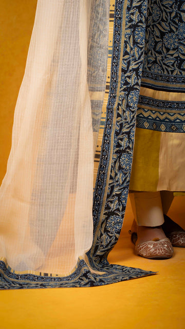 Pareen Kota Doriya Dupatta  with Ajrakh borders