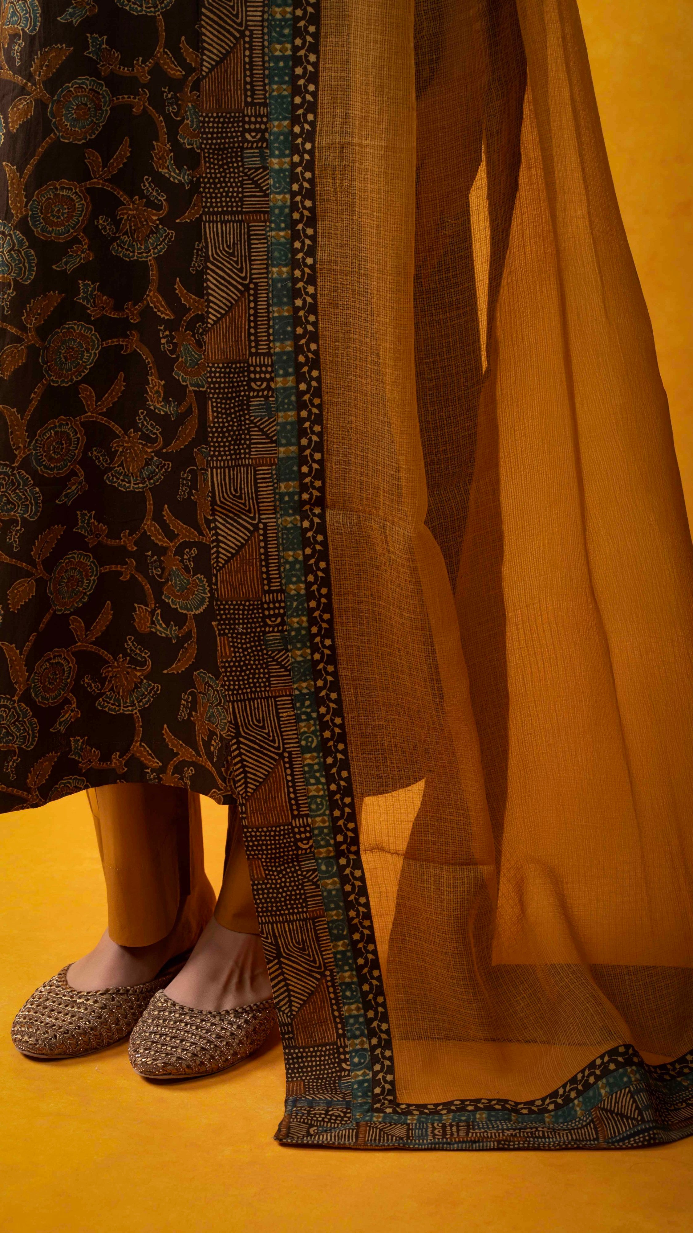 Roshniya Kota Doriya Dupatta  with Ajrakh borders