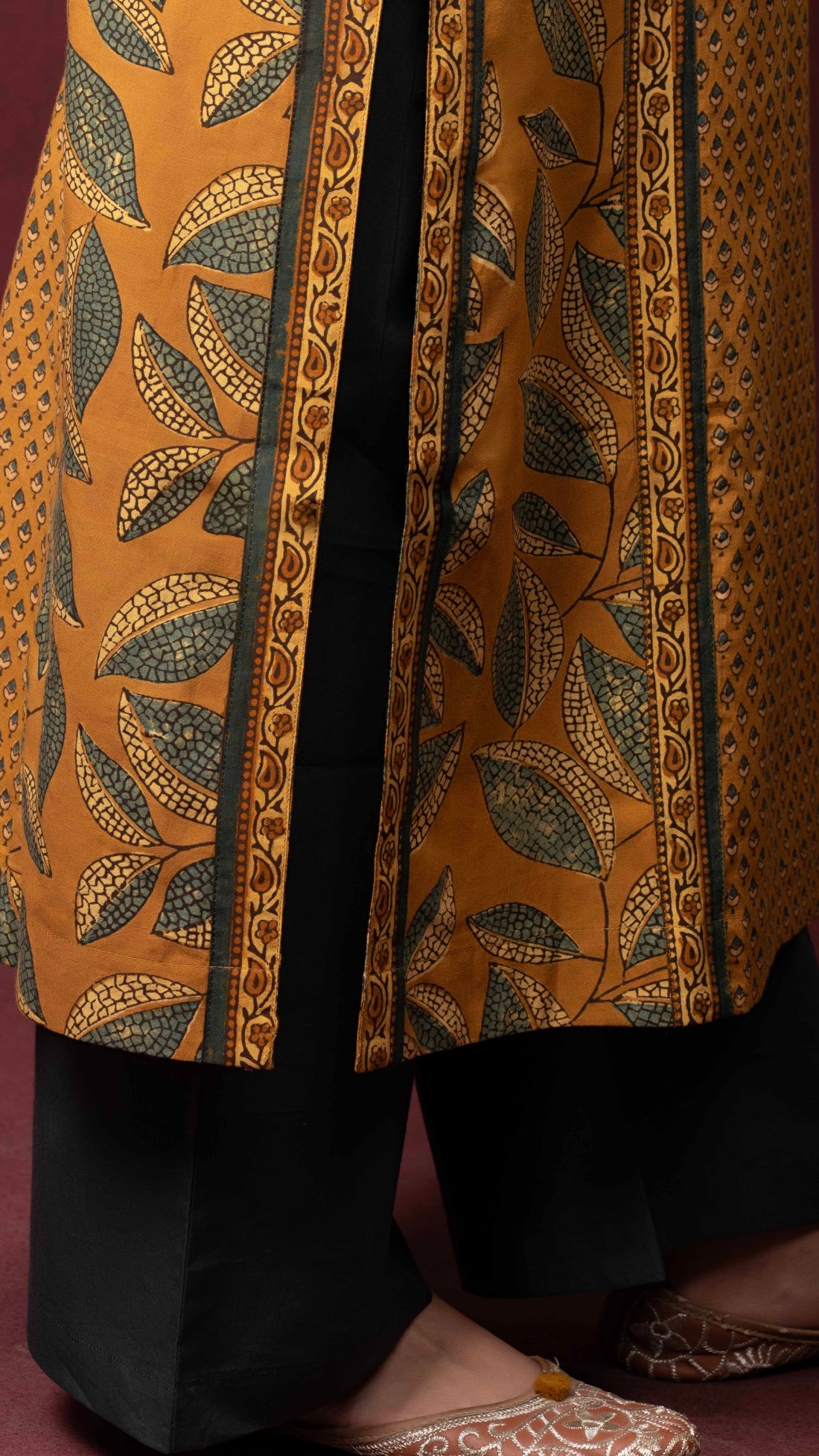 Aavriti Ajrakh Kurta