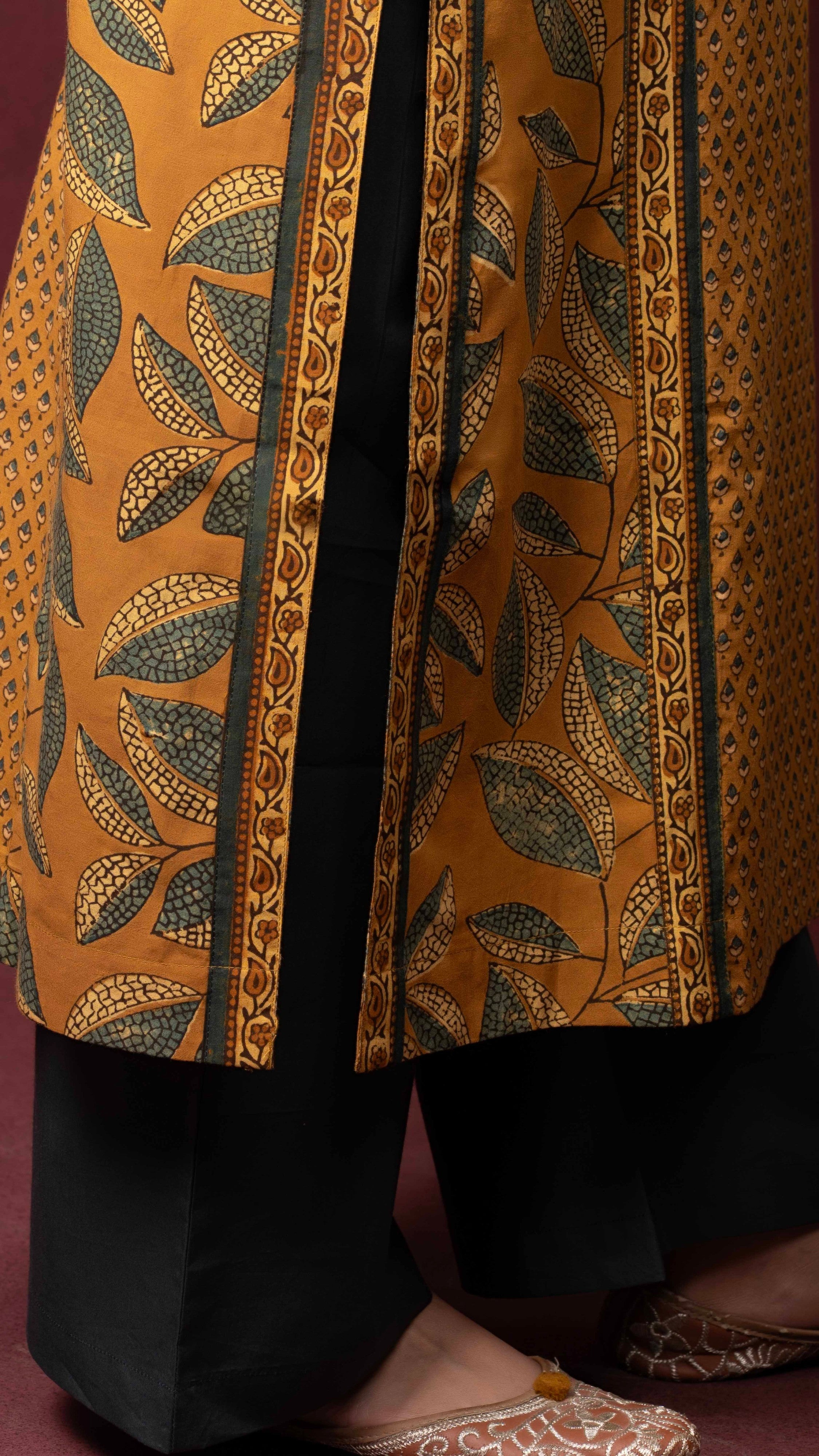 Aavriti Ajrakh Kurta