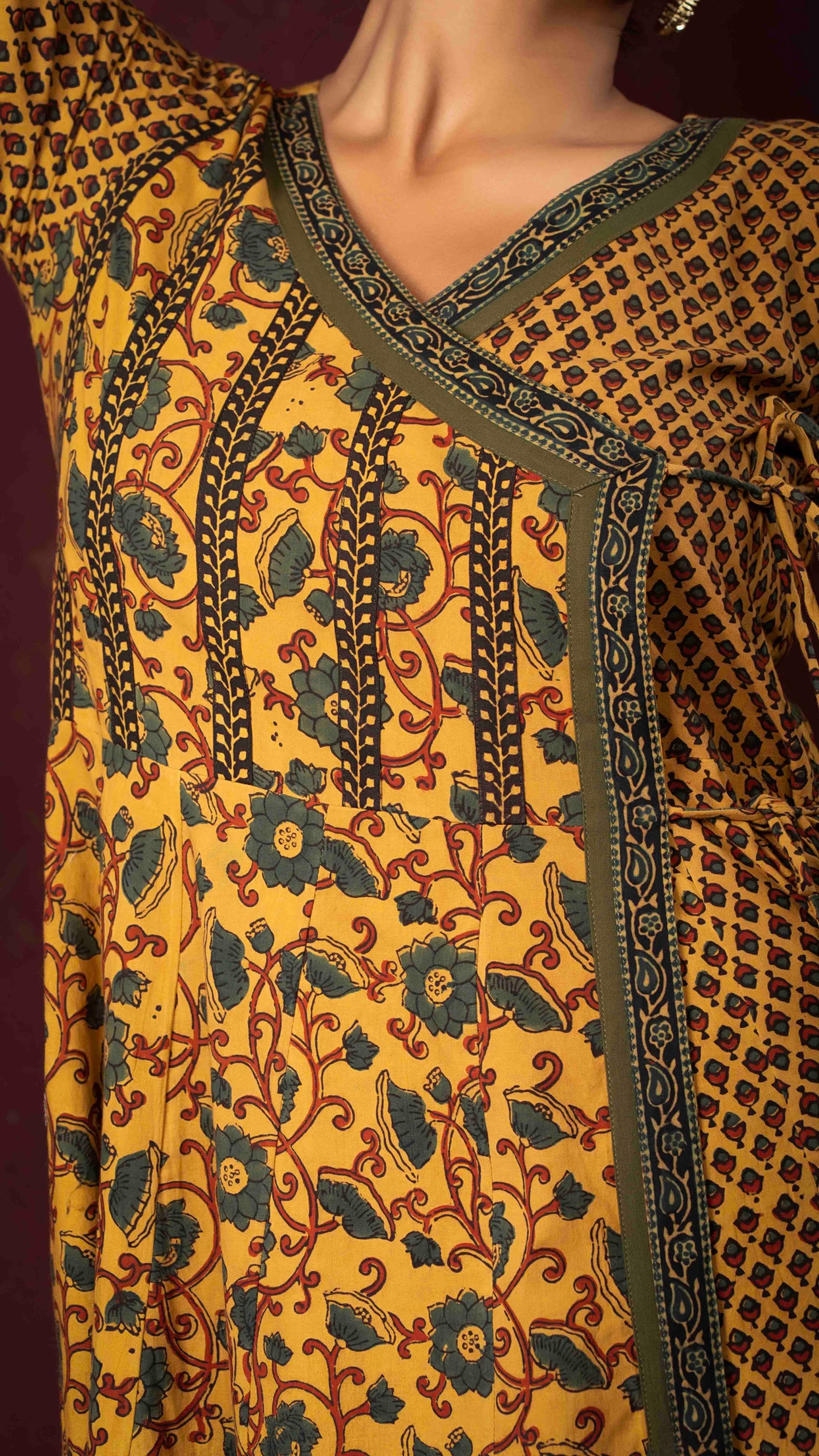 Vamikaa Ajrakh Kurta