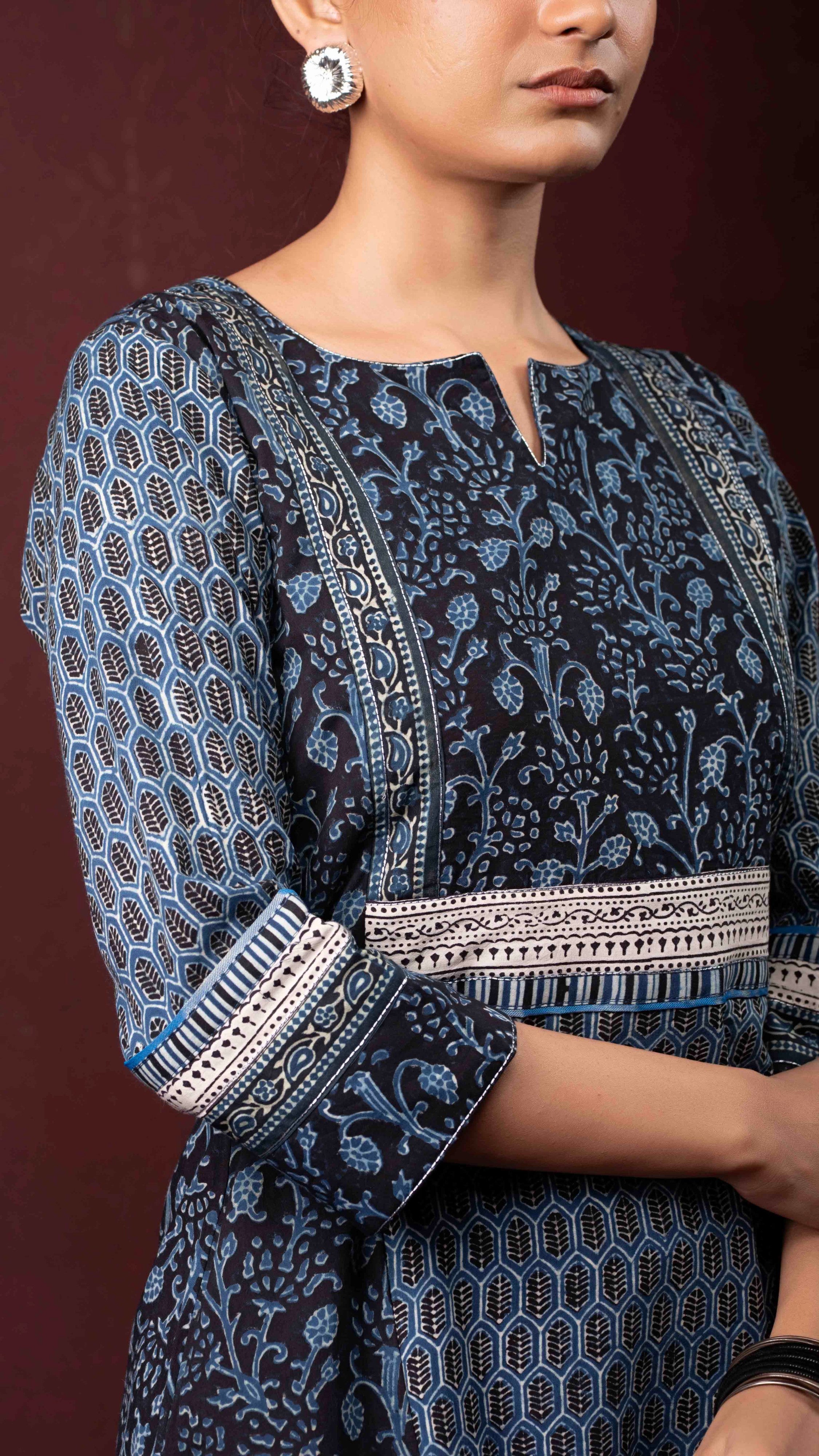 Tara Ajrakh Kurta