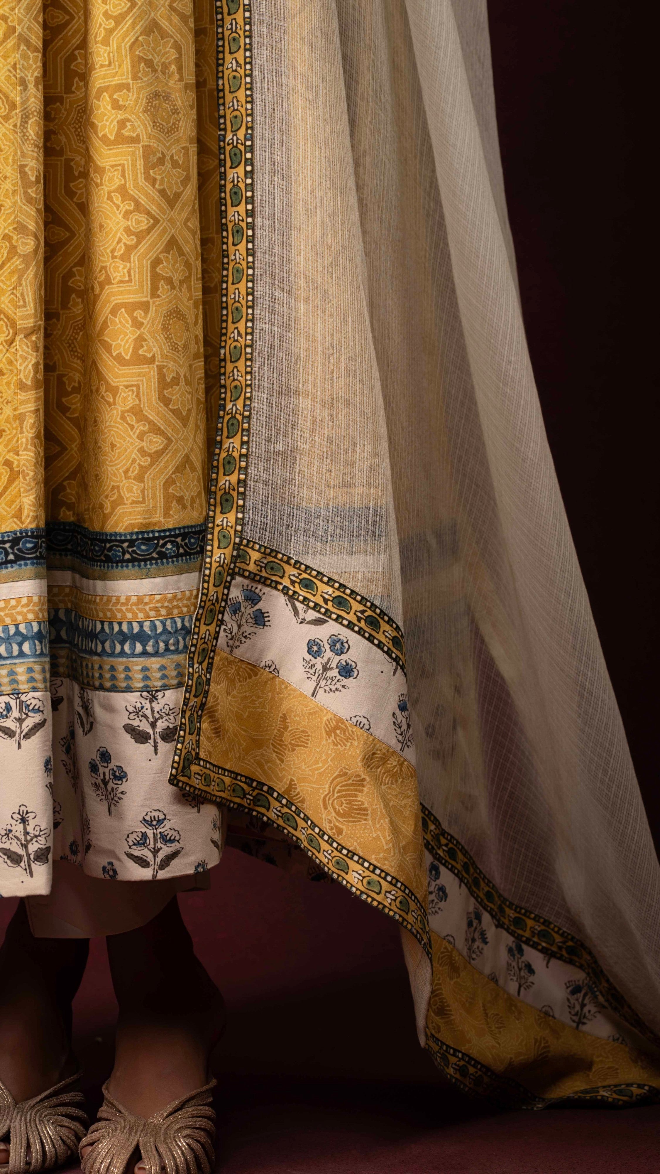 Mehsa Kota Doriya Dupatta with Ajrakh borders