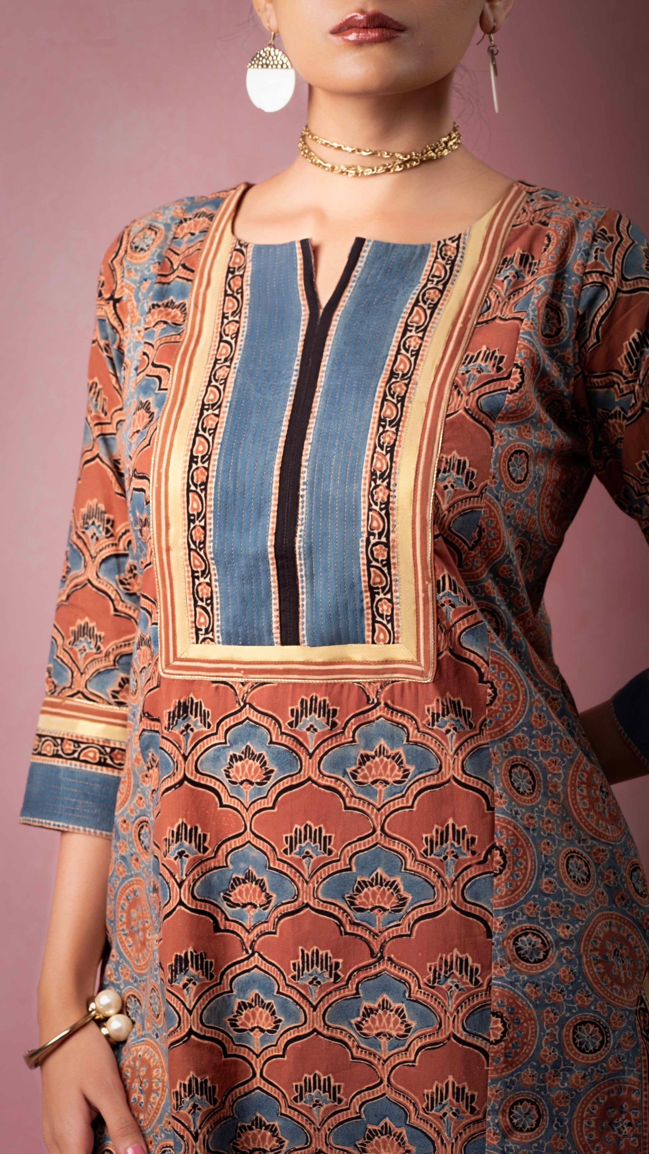 Iraja Ajrakh Kurta