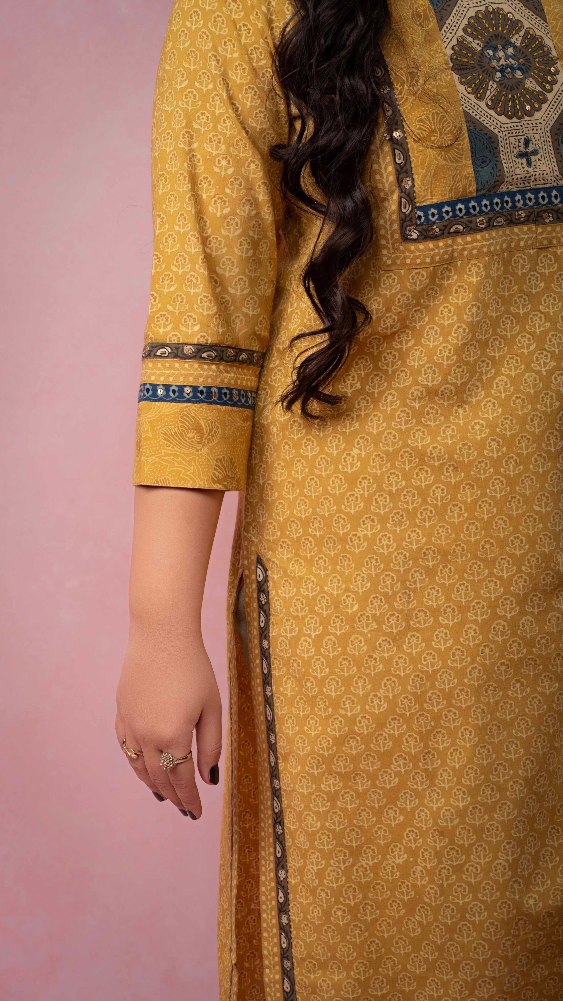 Eliraa Ajrakh  Kurta