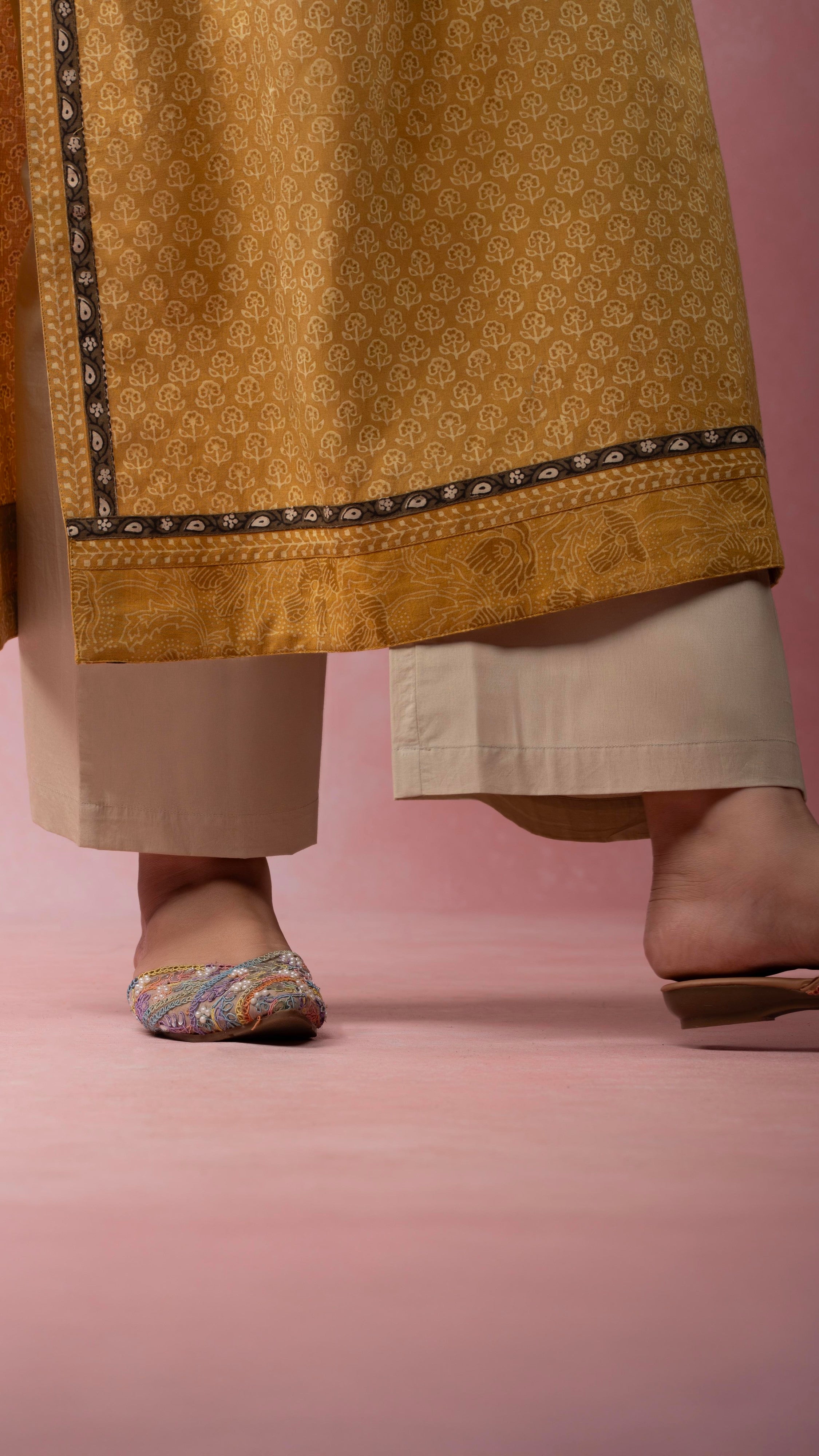 Eliraa Ajrakh  Kurta