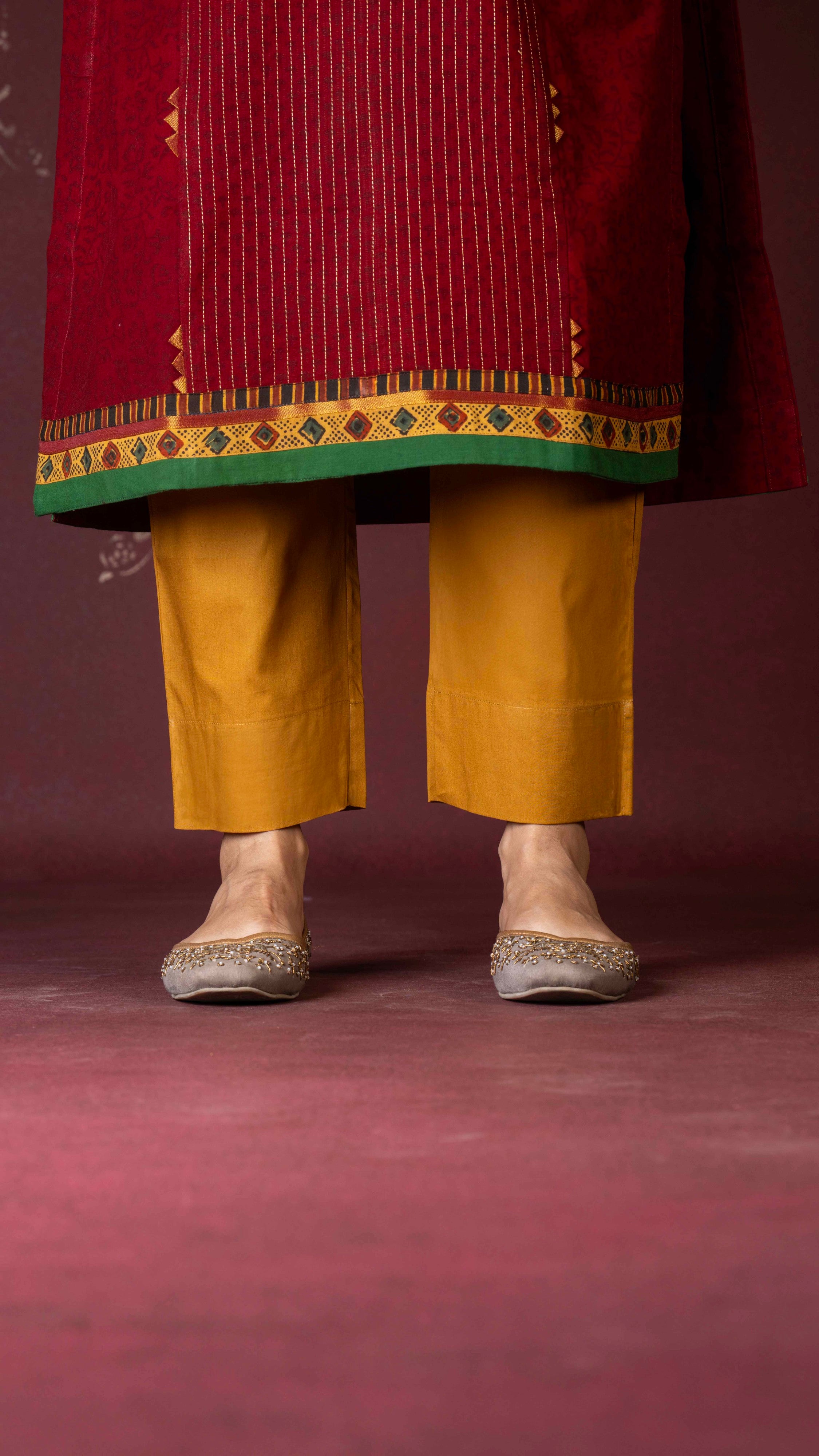 Mustard straight pant with pockets