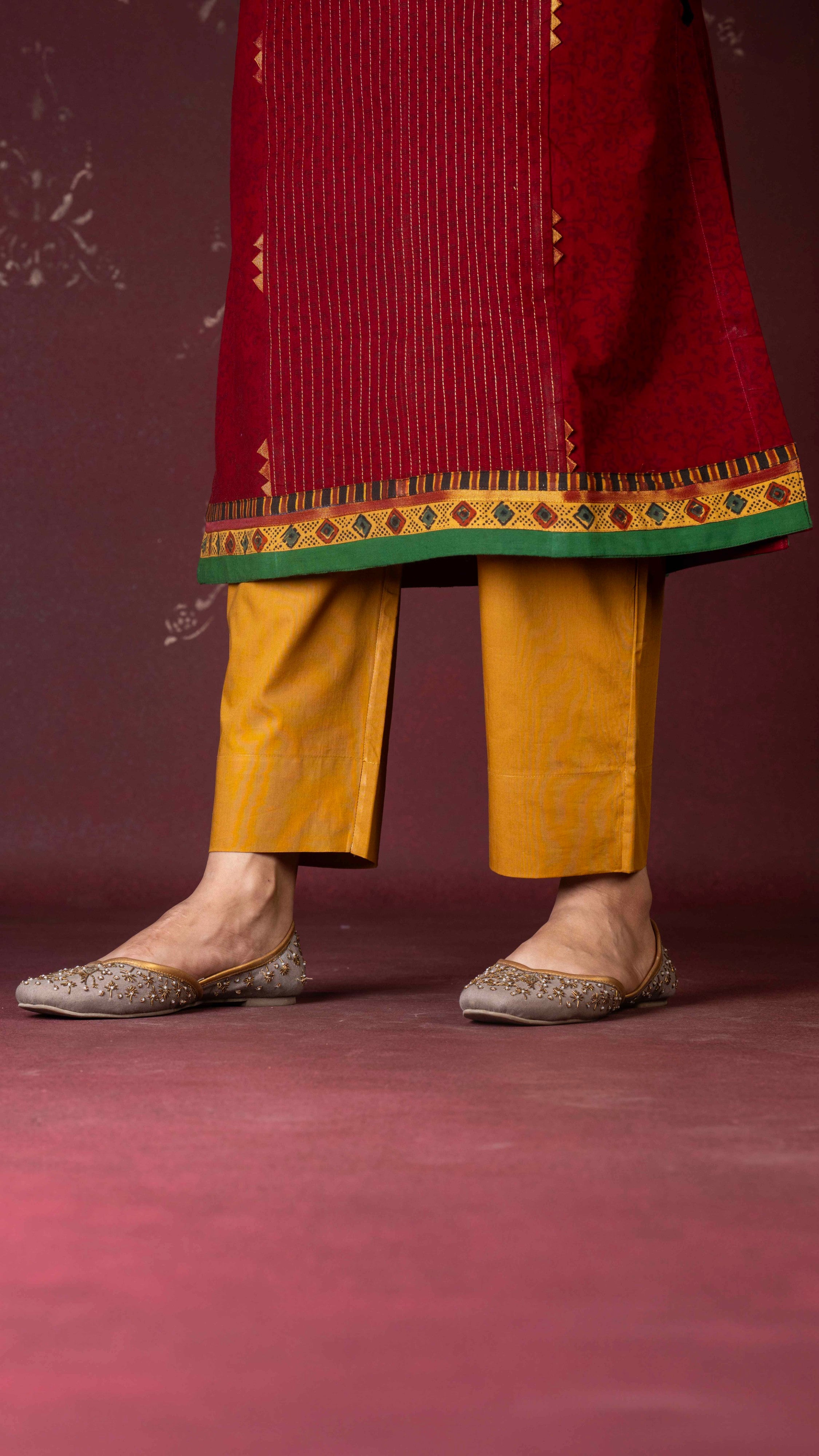 Mustard straight pant with pockets