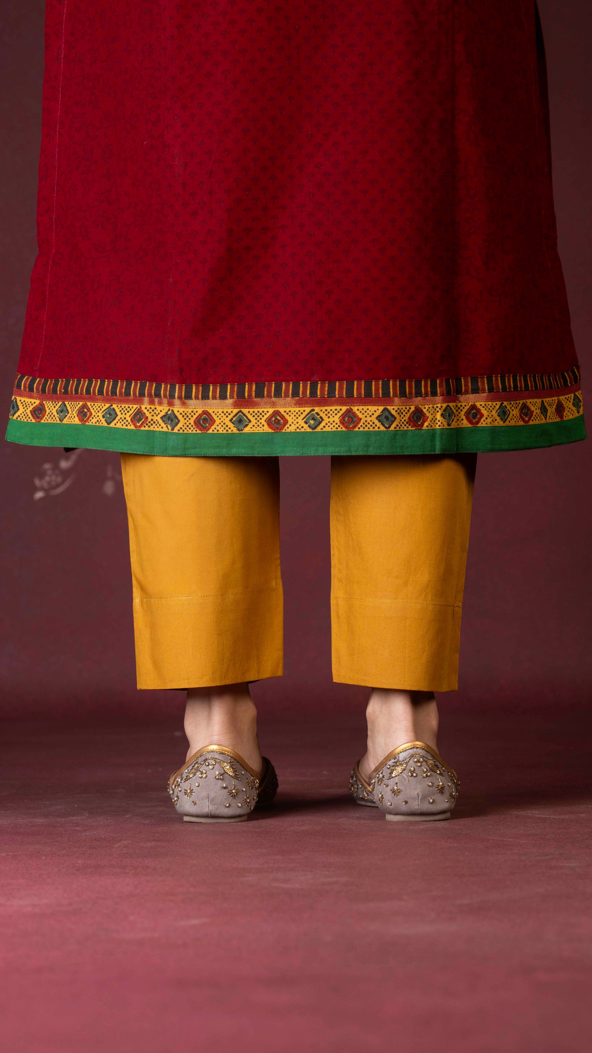 Mustard straight pant with pockets