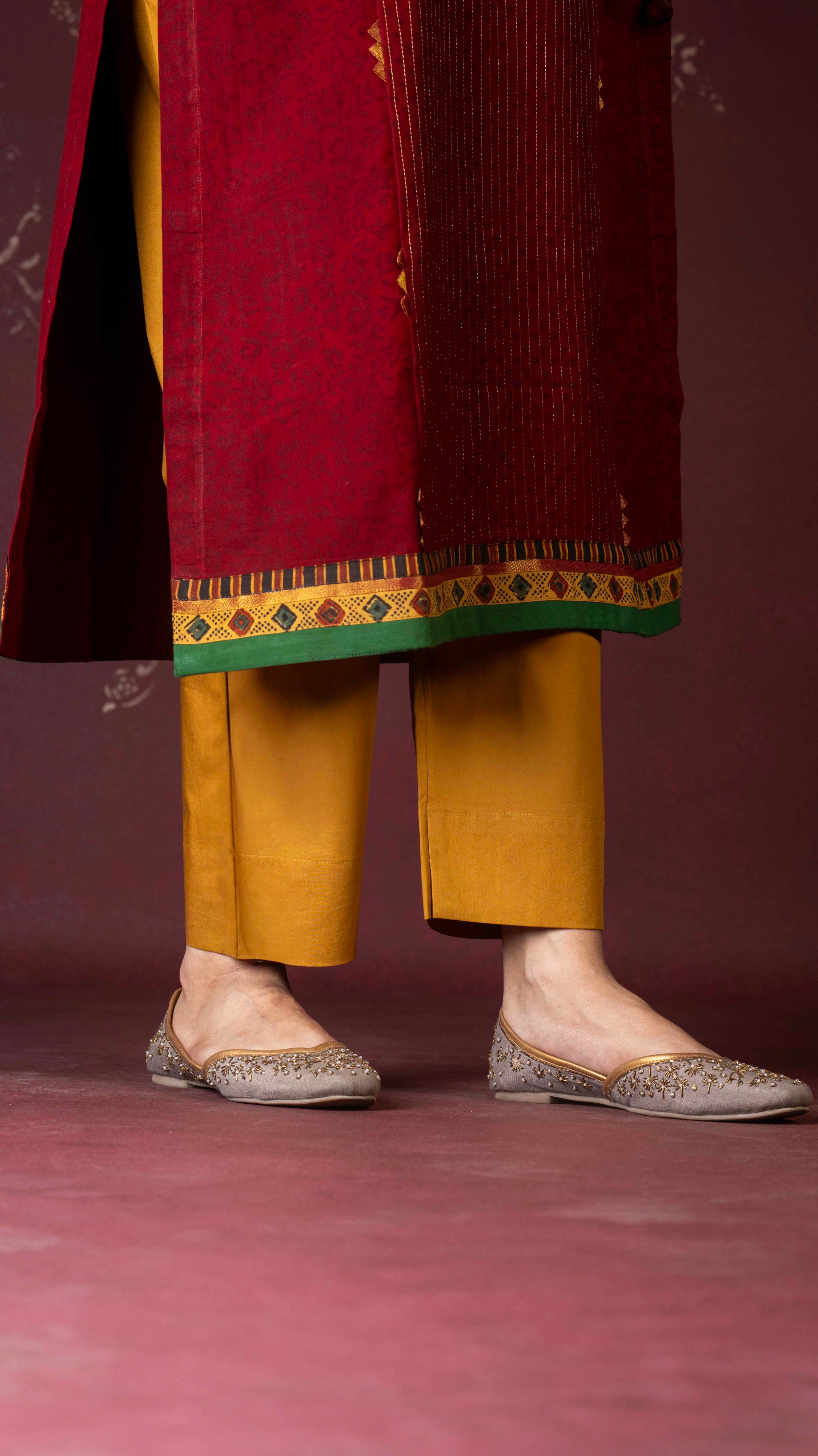 Mustard straight pant with pockets