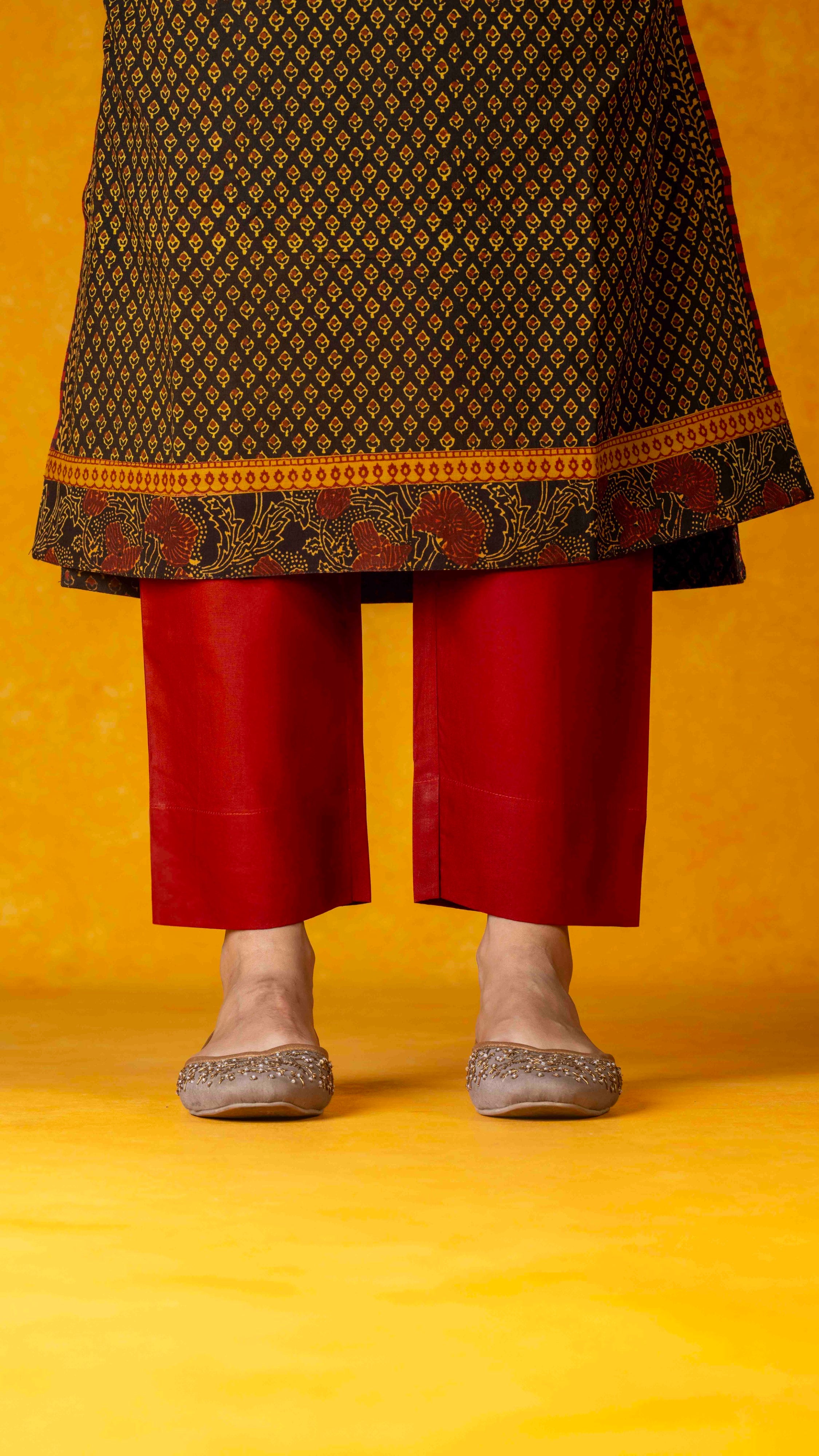 Rust straight pant with pockets