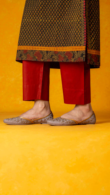 Rust straight pant with pockets