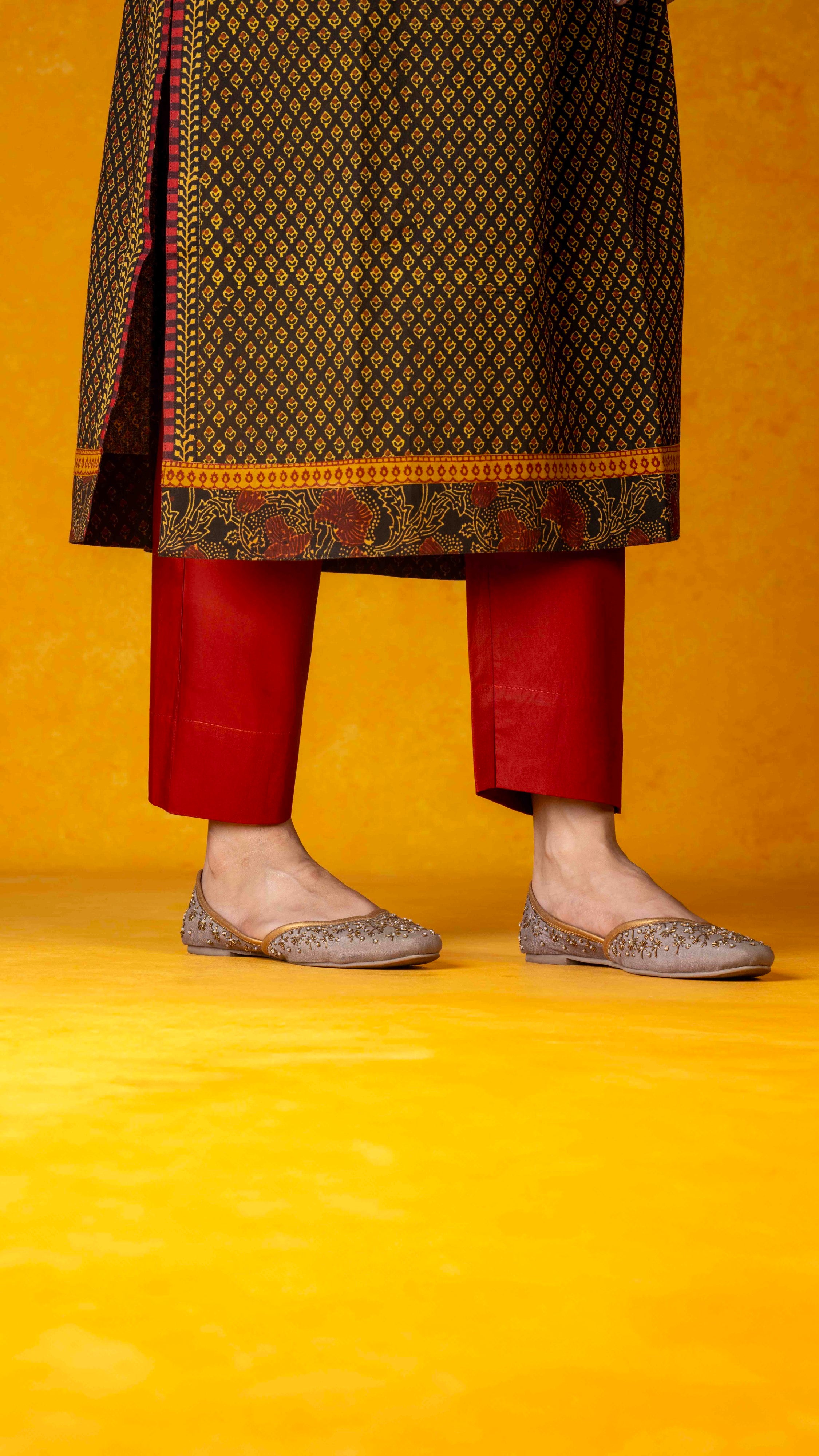 Rust straight pant with pockets