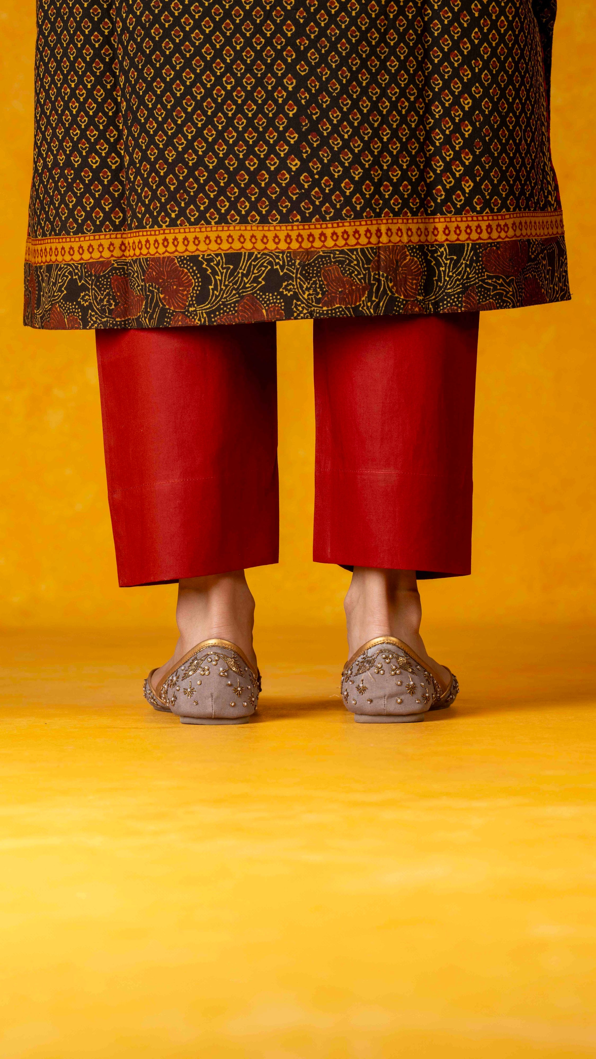 Rust straight pant with pockets