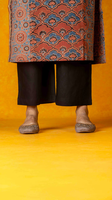 Black palazzo pant with pockets