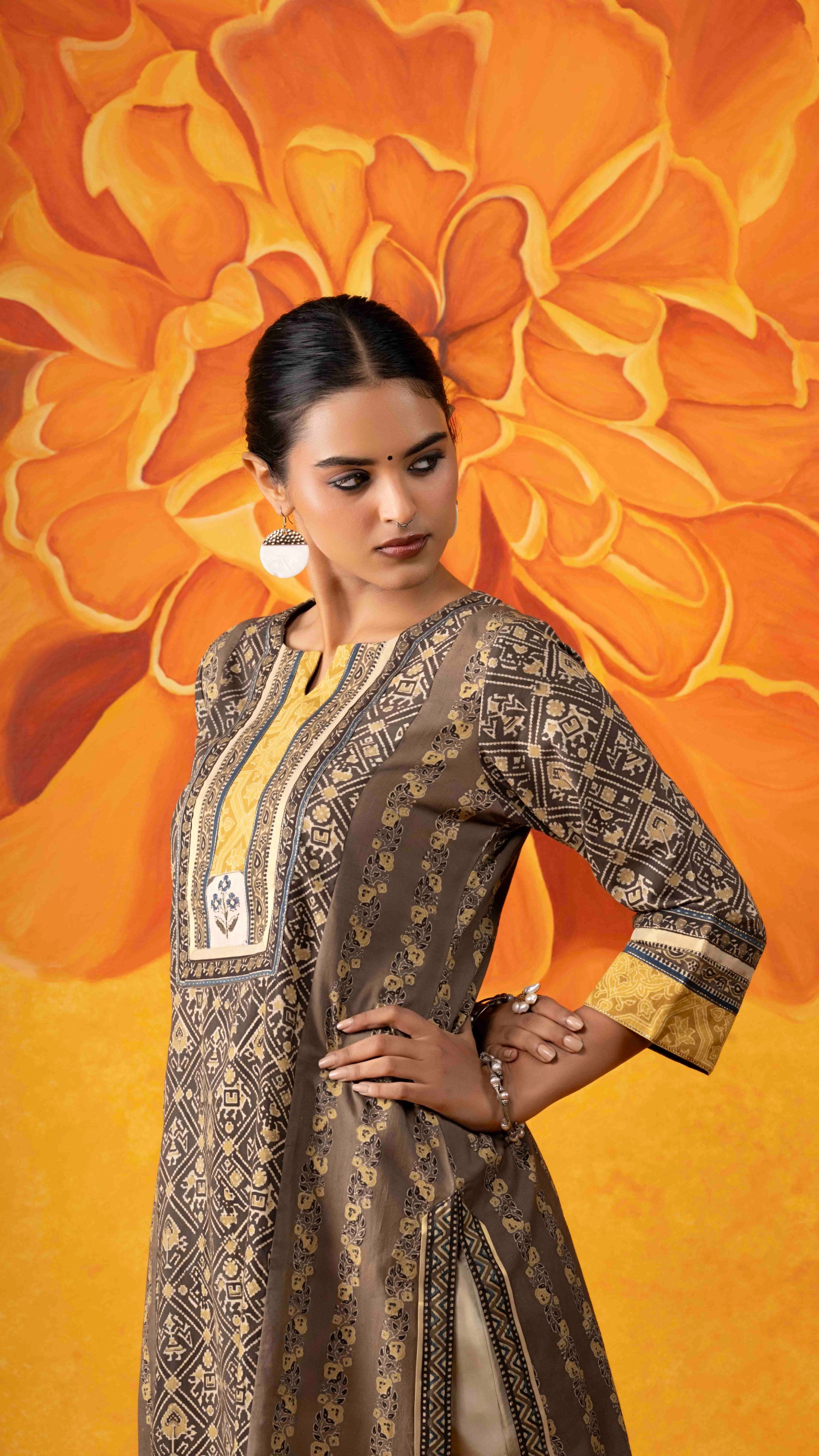 Mehuli Ajrakh Kurta