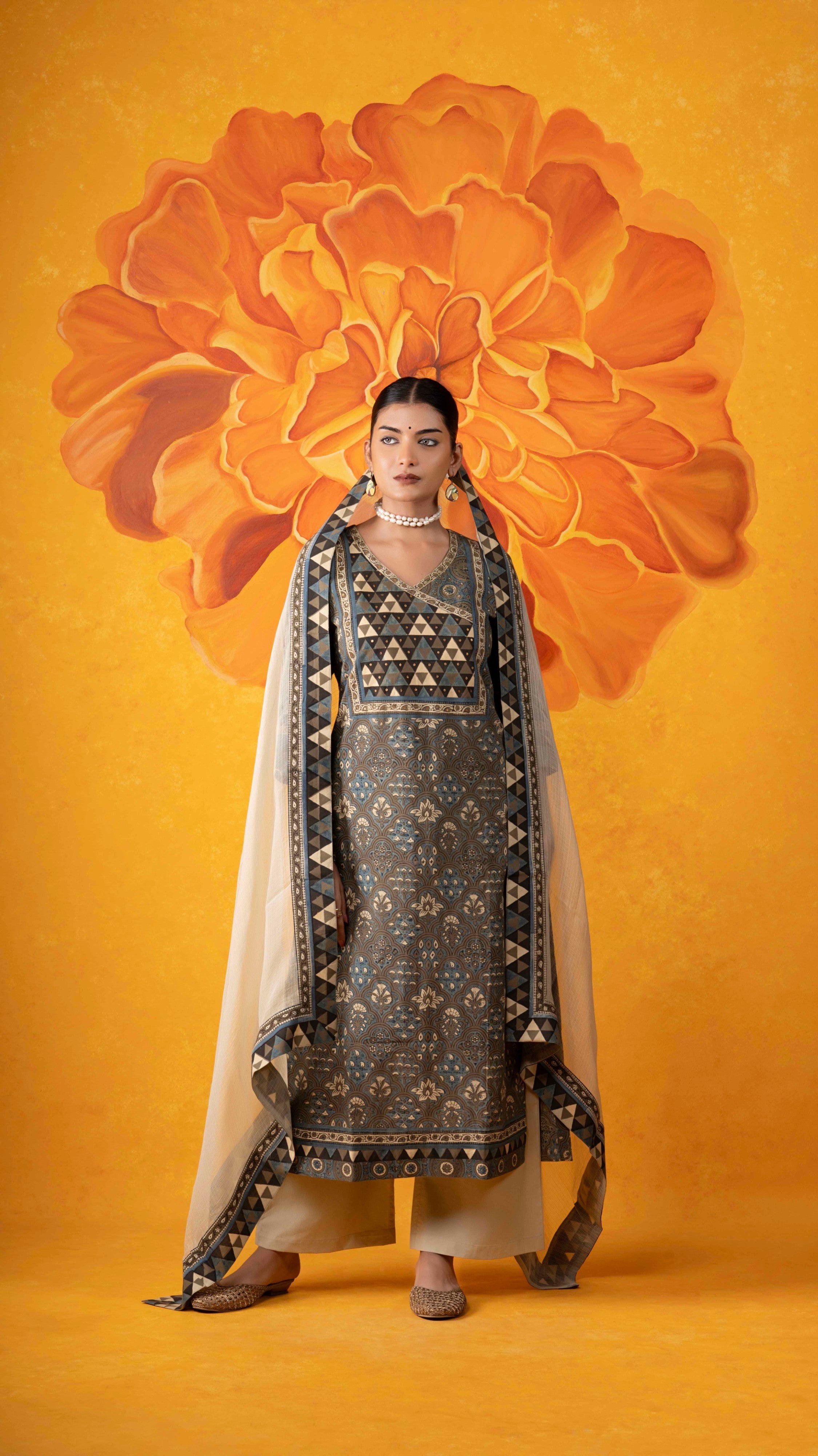 Neer Kota Doriya Dupatta  with Ajrakh borders
