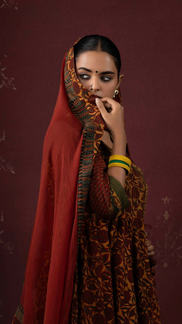 Padmaja Kota Doriya Dupatta with Ajrakh borders