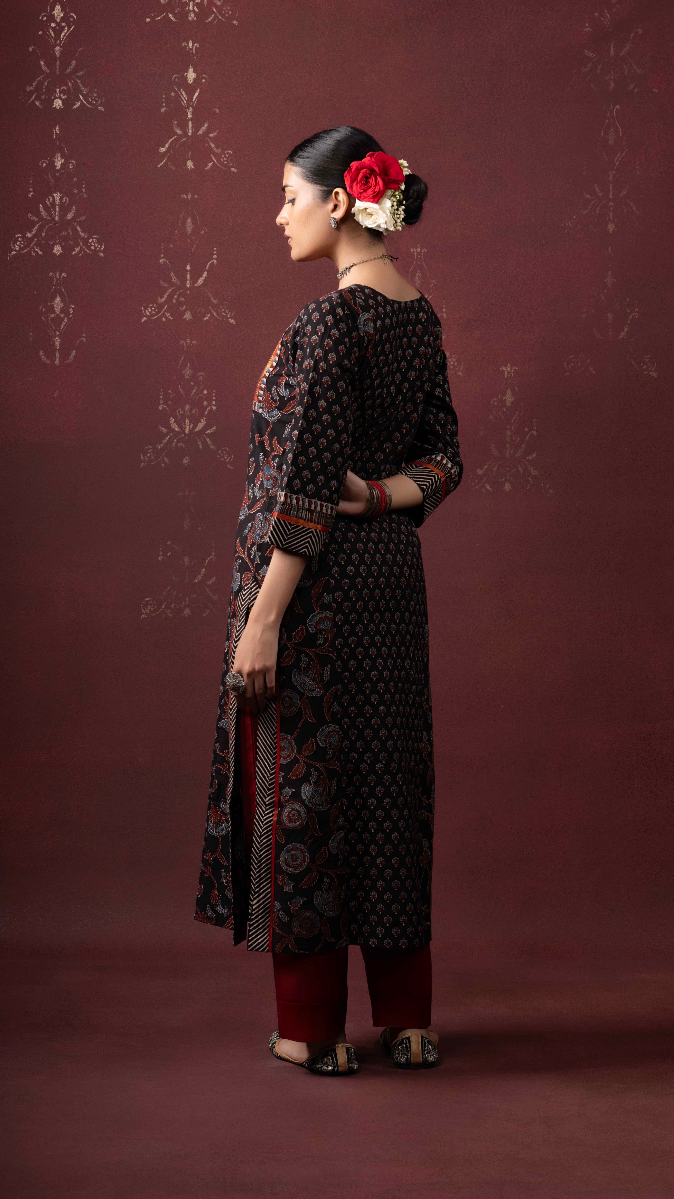 Ahalyaa Ajrakh Kurta