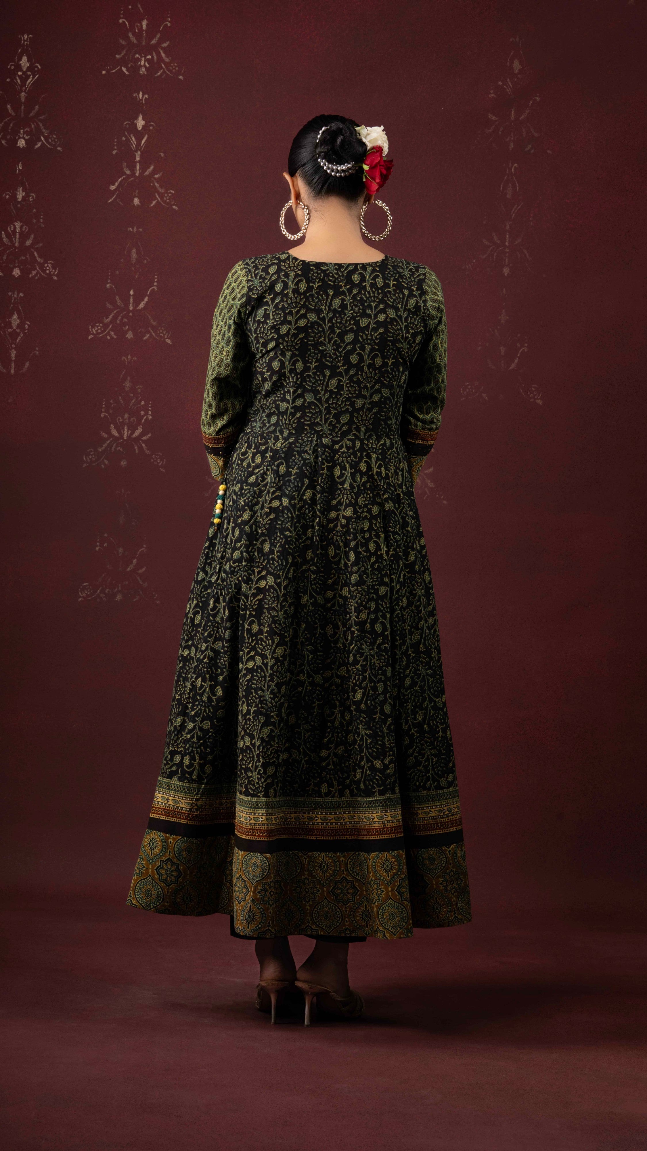 Kairaa Ajrakh Kurta