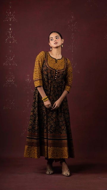 Varnyaa Ajrakh Kurta