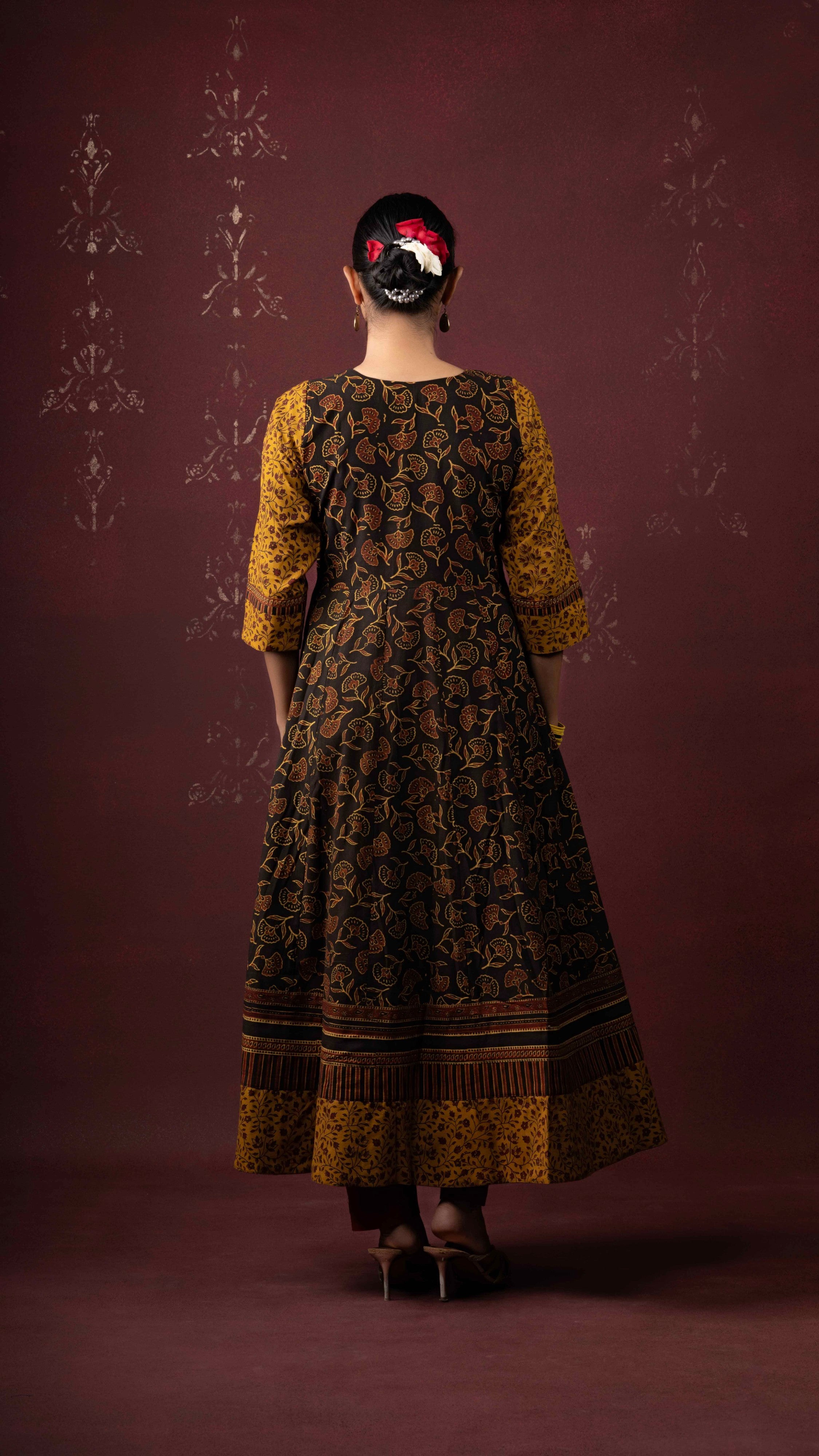 Varnyaa Ajrakh Kurta