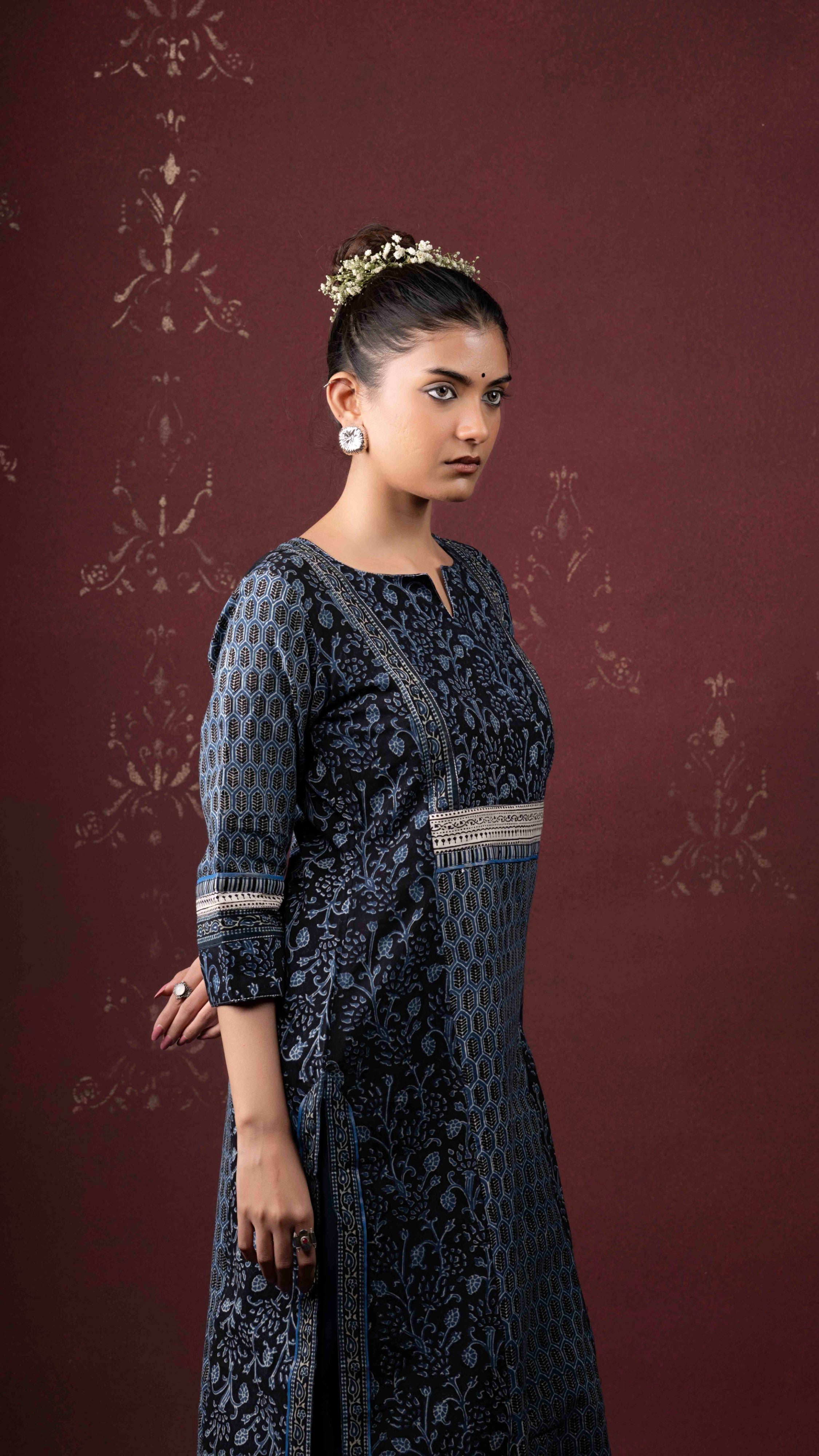Tara Ajrakh Kurta