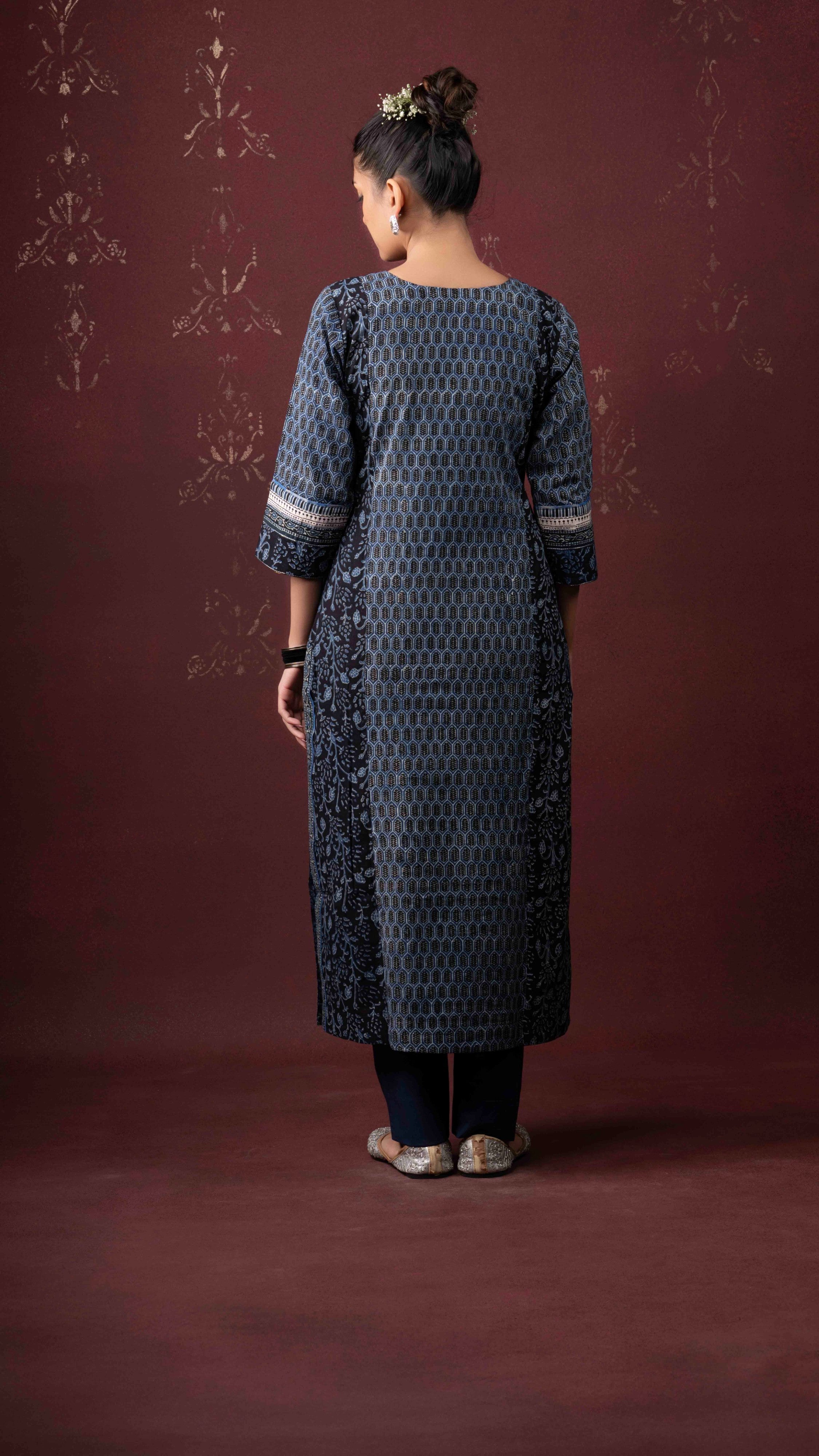 Tara Ajrakh Kurta