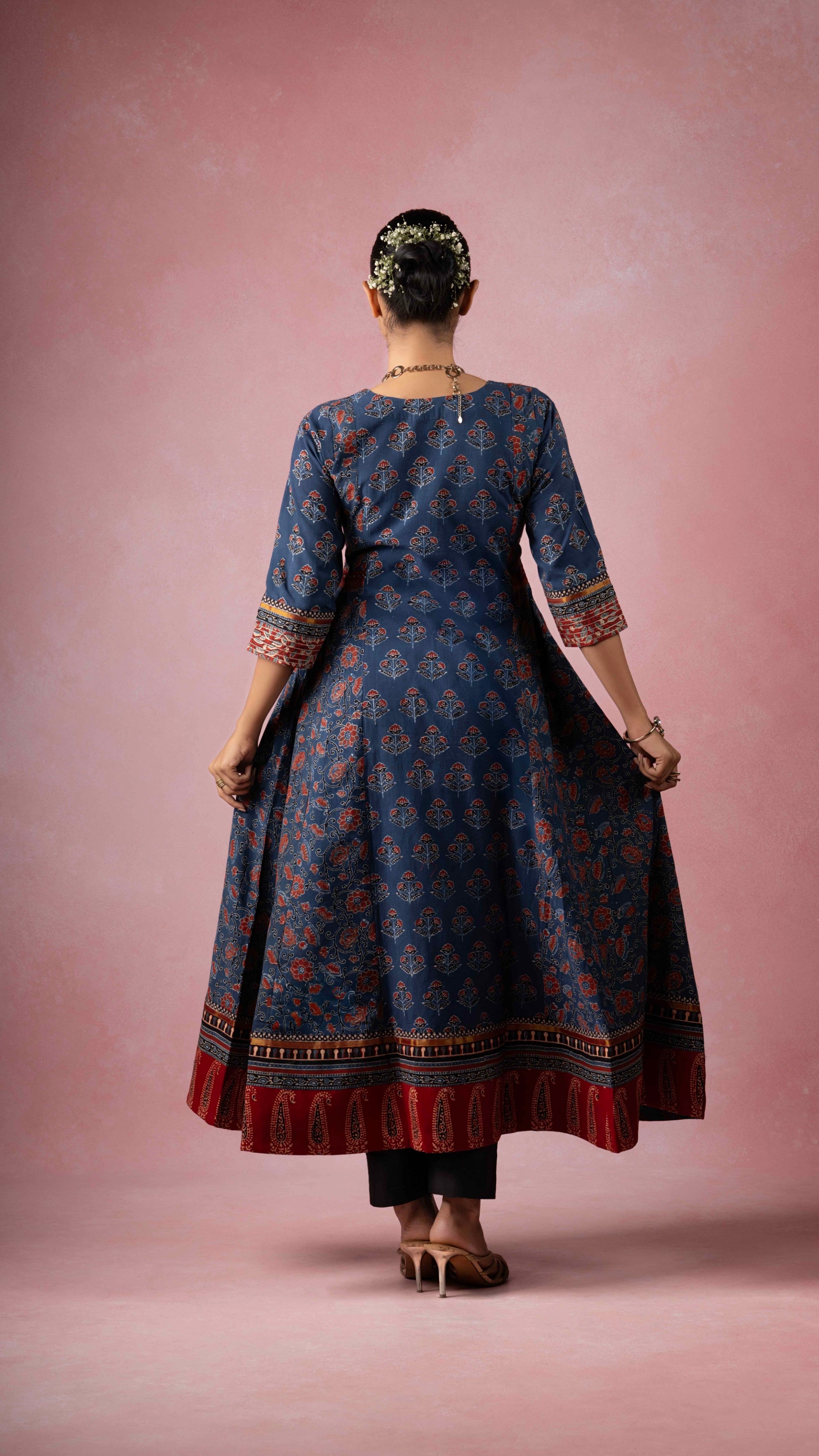 Suhani Ajrakh Kurta