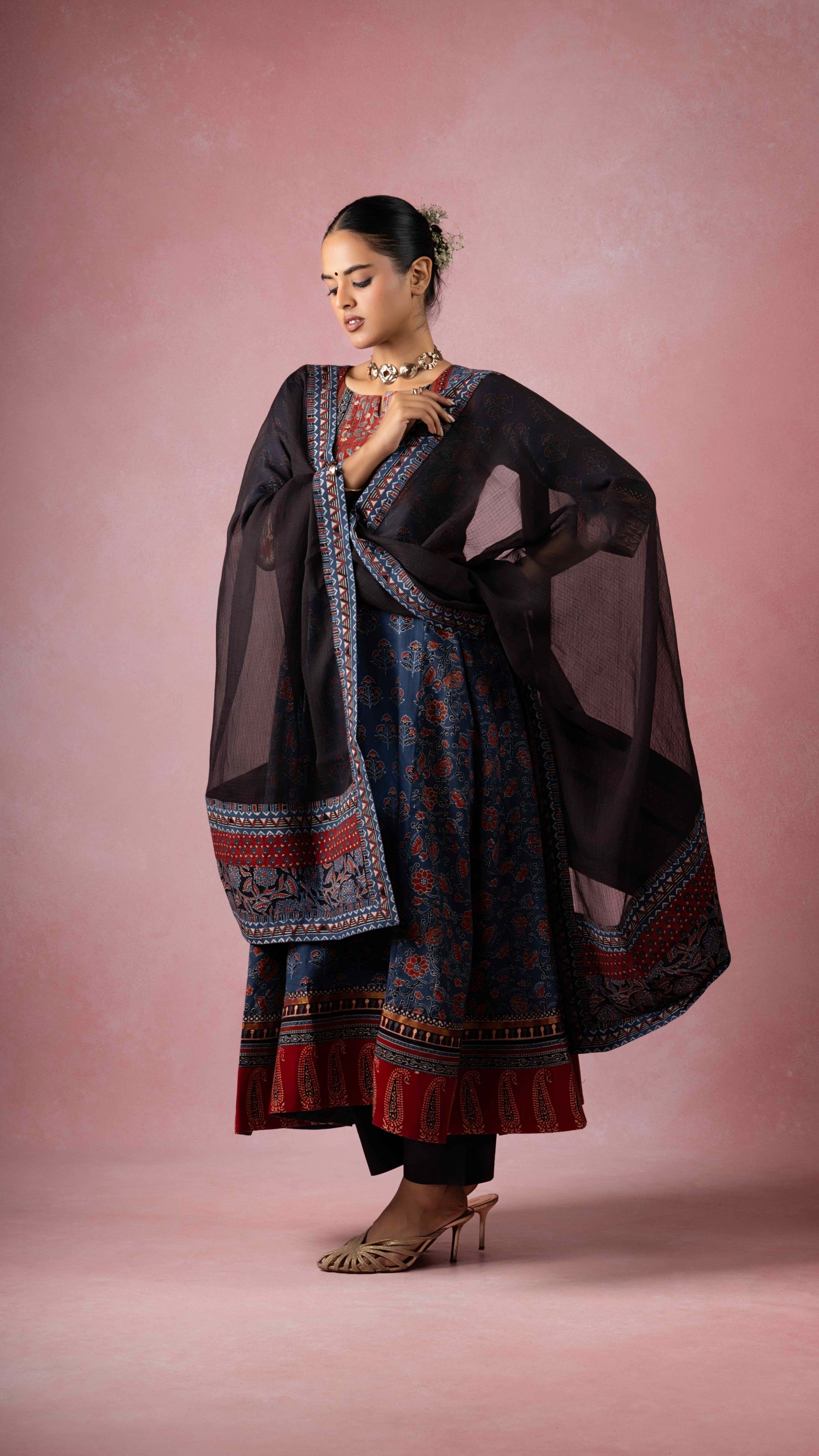 Suhani Ajrakh Kurta