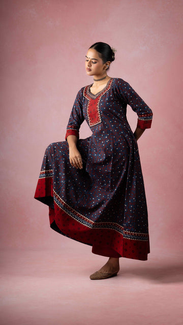 Ava Ajrakh Kurta