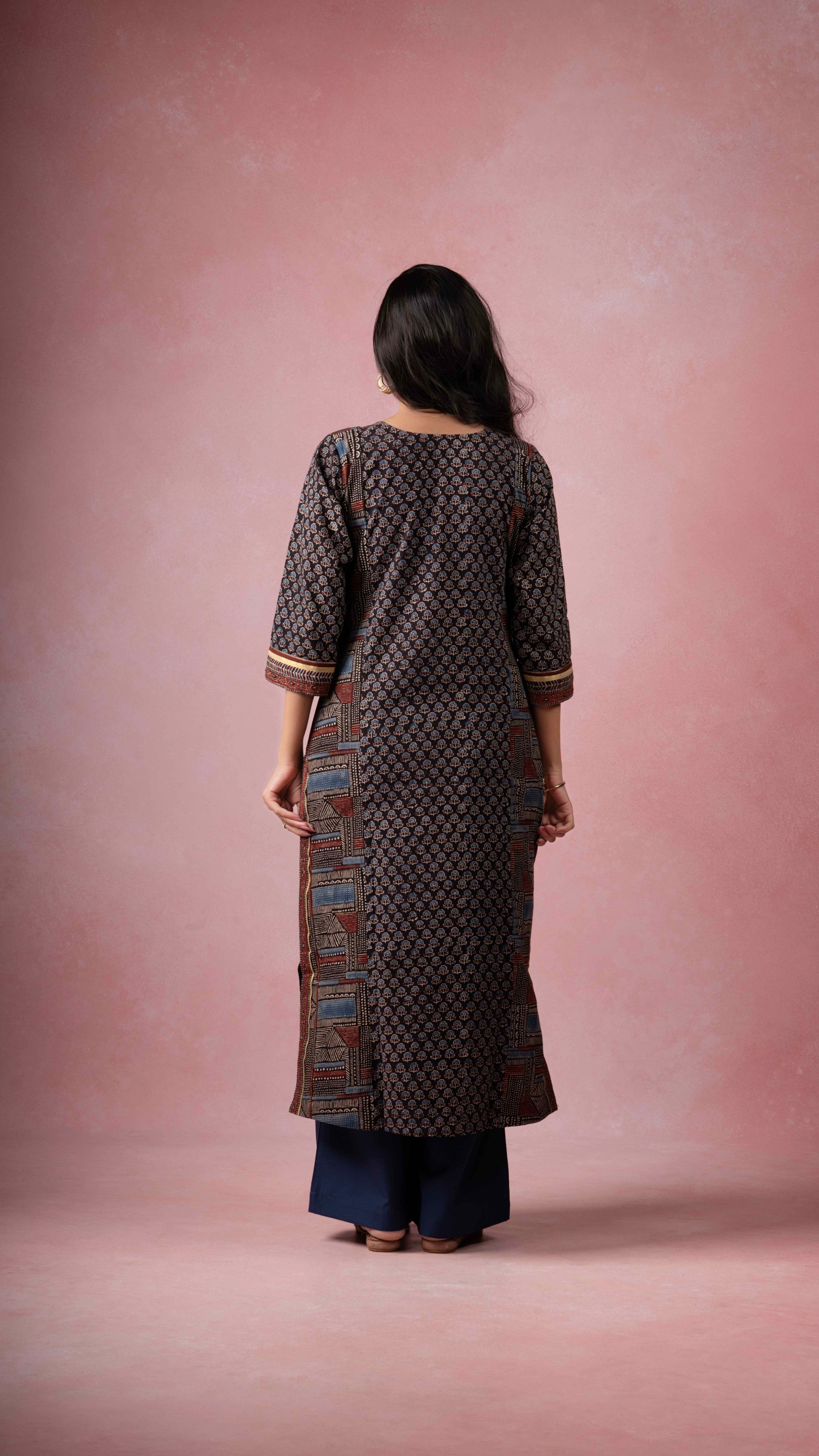 Saarya Ajrakh Kurta