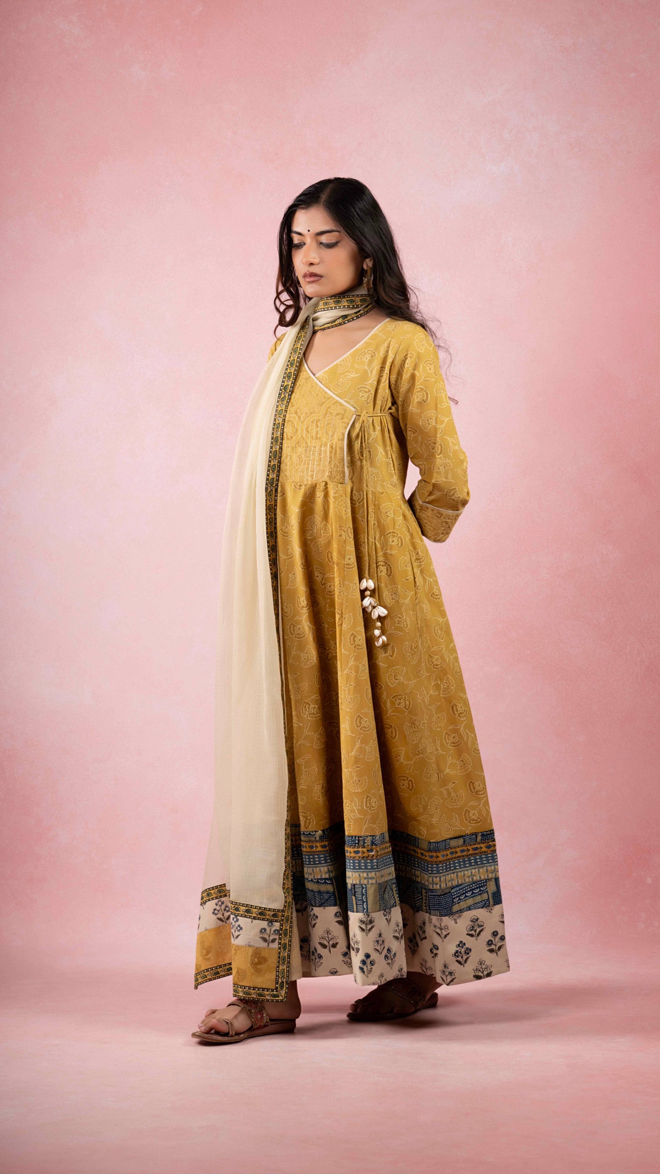 Mehsa Kota Doriya Dupatta with Ajrakh borders
