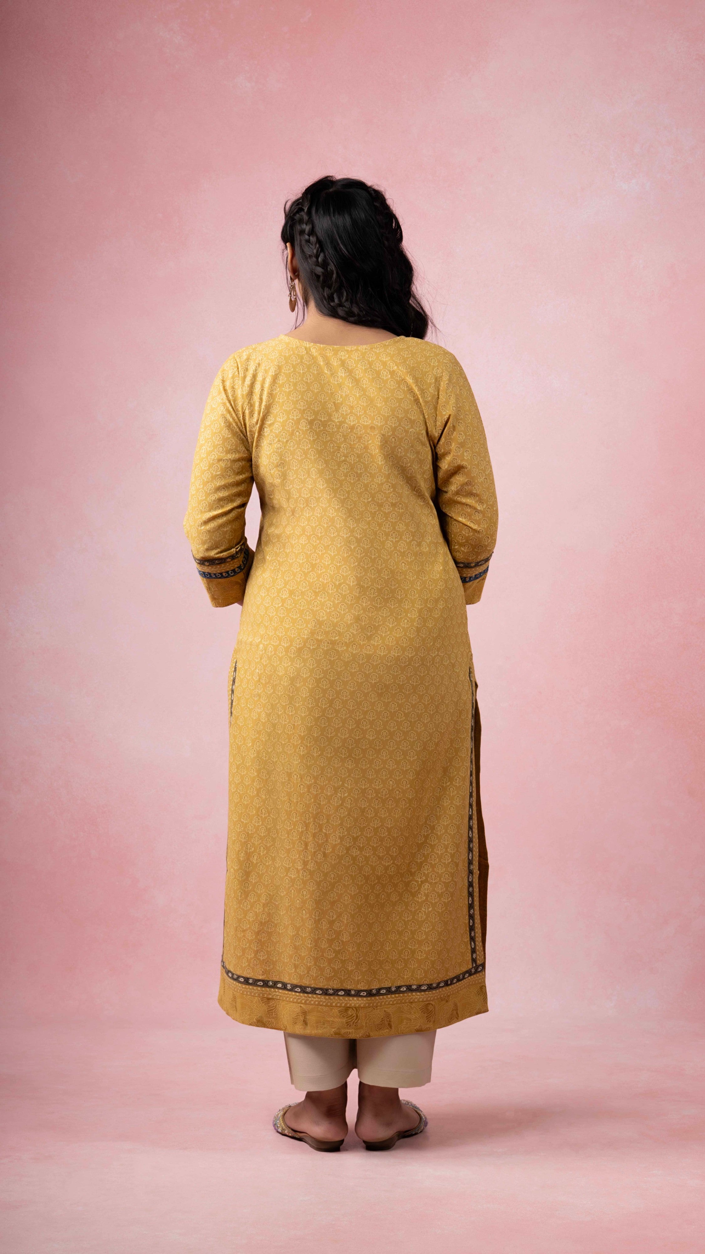 Eliraa Ajrakh  Kurta