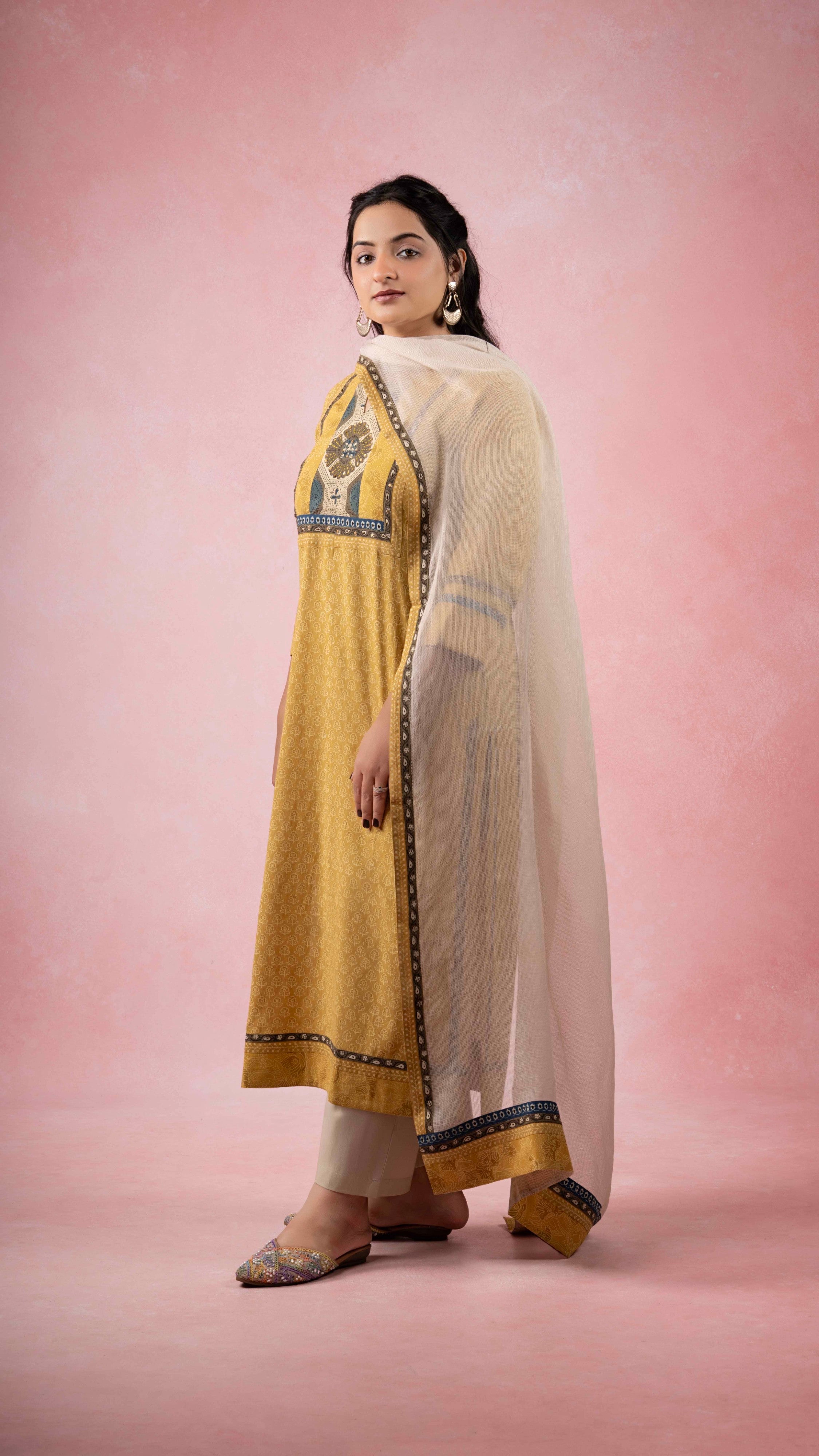 Eliraa Ajrakh  Kurta